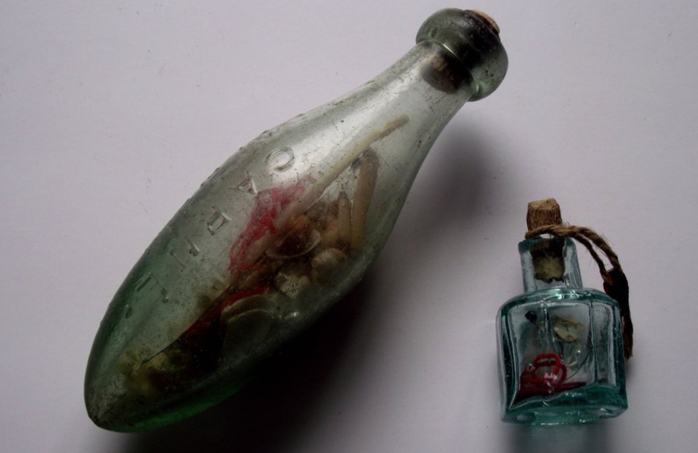 ‘Witch Bottle’ Discovered in English Chimney ©Malcolm Lidbury (aka Pinkpasty)/Wikimedia